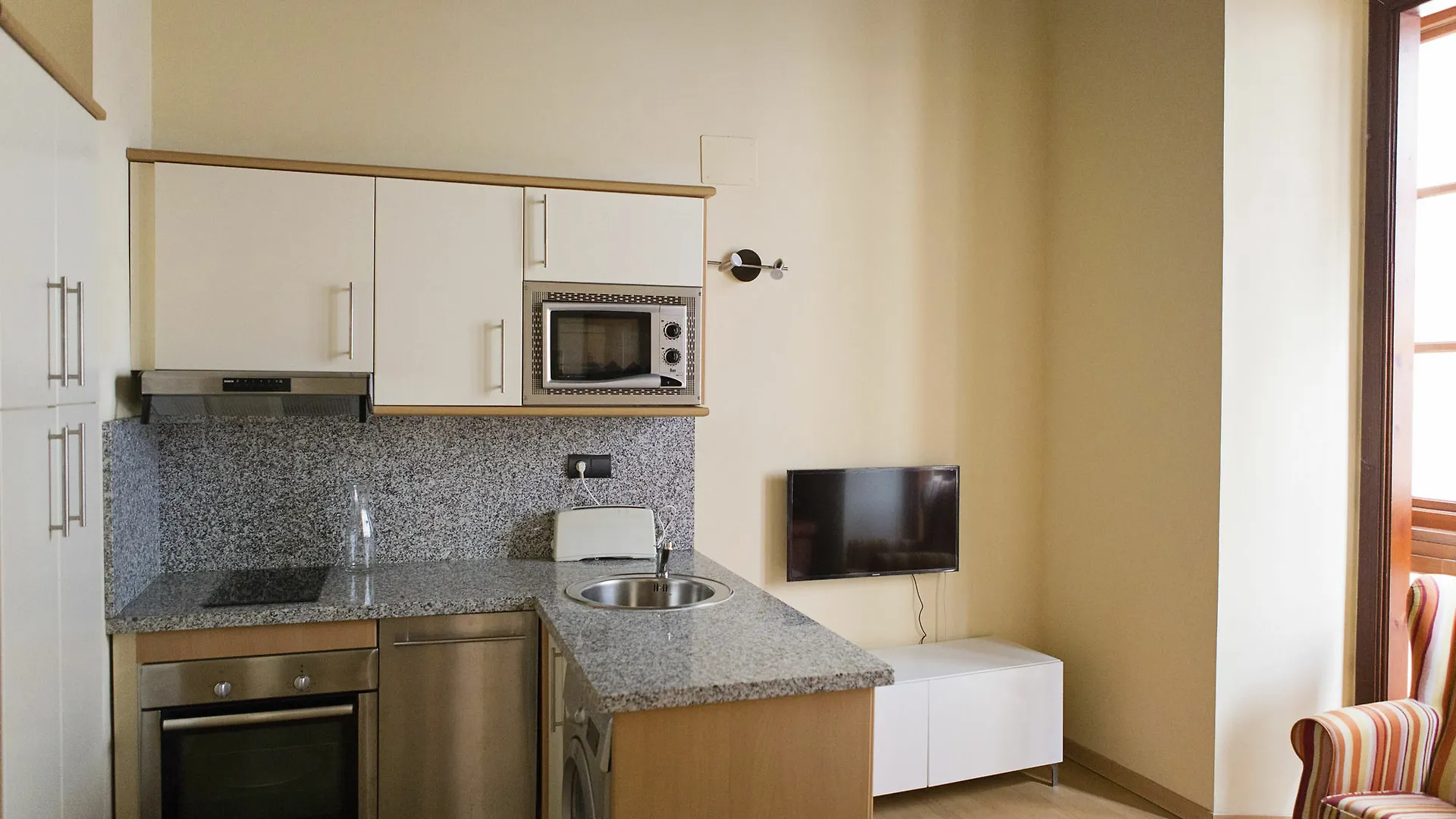Suncity Flat Martires Malaga Apartment